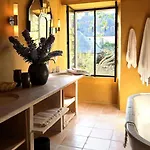 Du Petit Manoir Au Chateau D'hemevez