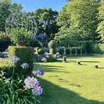 Prázdninový dům Du Petit Manoir Au Chateau D'hemevez