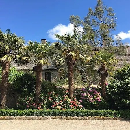 Du Petit Manoir Au Chateau D'hemevez Holiday home Hemevez