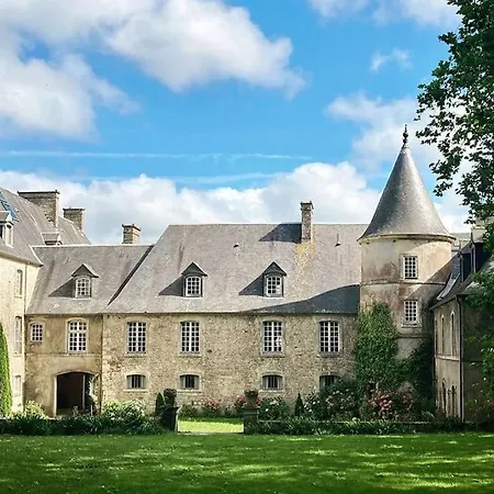 Holiday home Du Petit Manoir Au Chateau D'hemevez *
