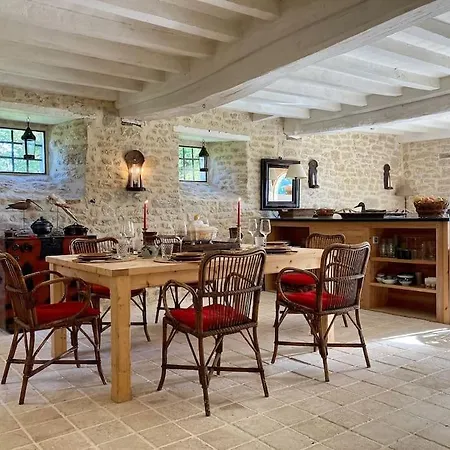 Du Petit Manoir Au Chateau D'hemevez *