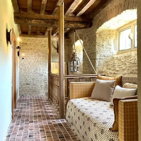 Du Petit Manoir Au Chateau D'hemevez