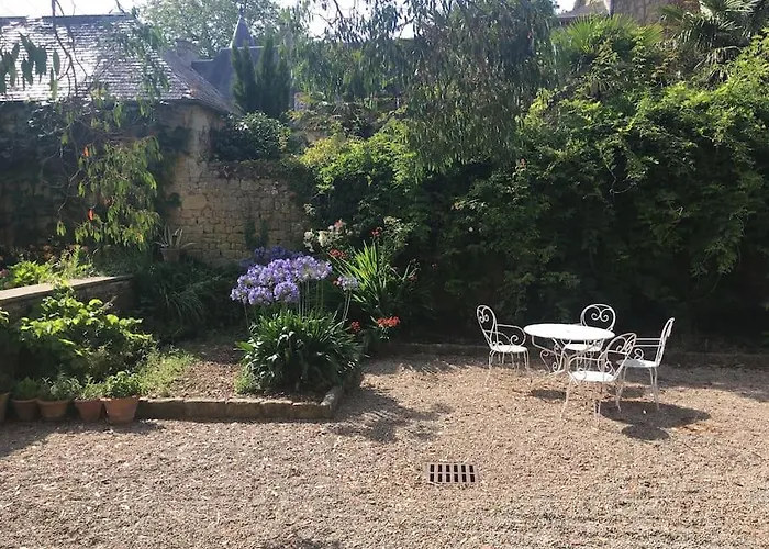 Du Petit Manoir Au Chateau D'hemevez Hemevez