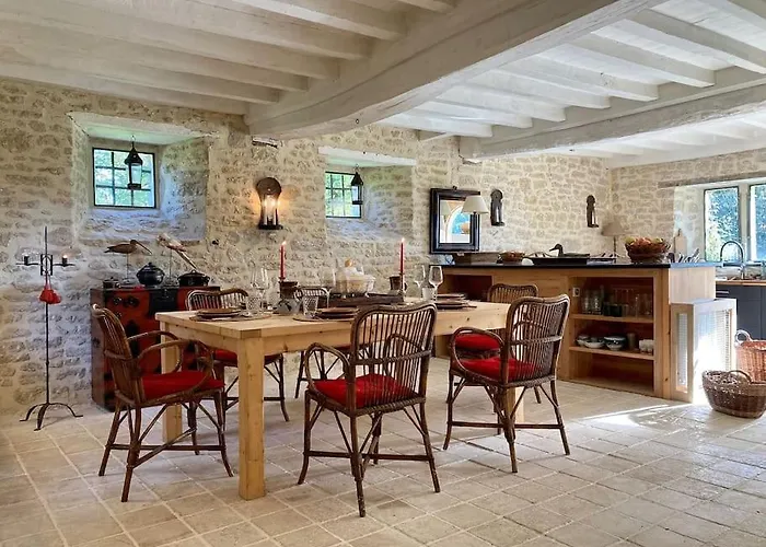 Du Petit Manoir Au Chateau D'hemevez *