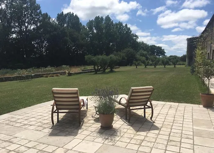 Du Petit Manoir Au Chateau D'hemevez Feriehus